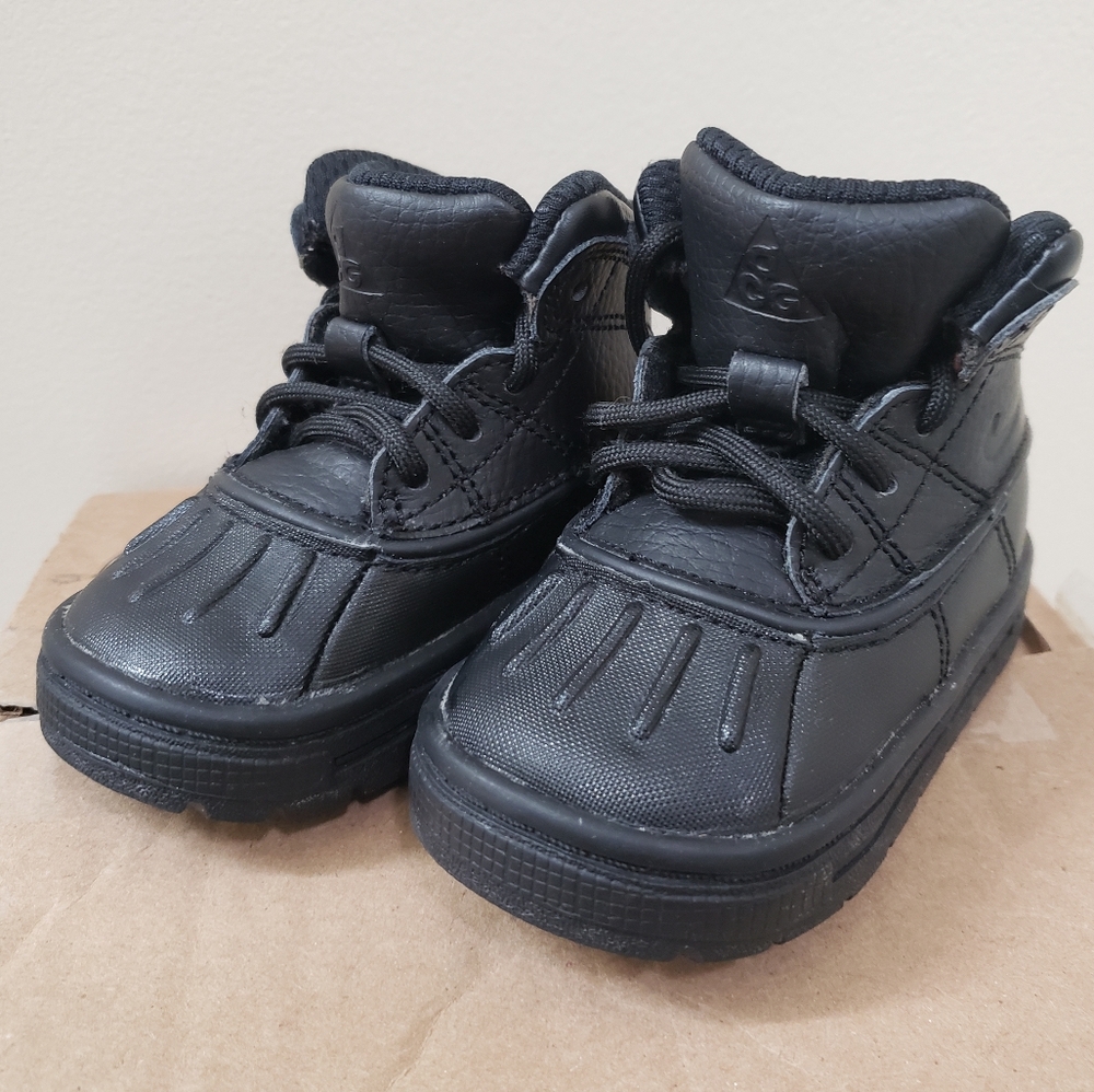 Nike ACG boots. Toddler size 4c. Black.